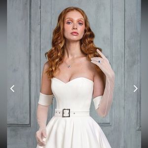 Justin Alexander Bridal Crepe Cuff Gloves